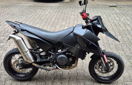KTM SUPERMOTO 690 